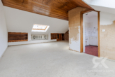 Wohnzimmer3 - Charmante Dachgeschoßwohnung mit Potential und eigener Gartenlaube in zentraler Lage Weiden´s