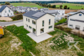 Neu erbautes Einfamilienhaus mit EBK und PV-Anlage auf Filetgrundstück in schöner Siedlung Mantel´s - Rückseite copy