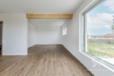 Neu erbautes Einfamilienhaus mit EBK und PV-Anlage auf Filetgrundstück in schöner Siedlung Mantel´s - Wohnen-1 copy