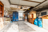 Renovierungsbedürftiges Zweifamilienhaus auf schönem Grund in ruhiger Siedlung Luhe-Wildenau´s - Garage